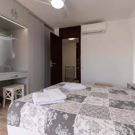 Park Santiago Ii 85 - Two Bed Appartement *